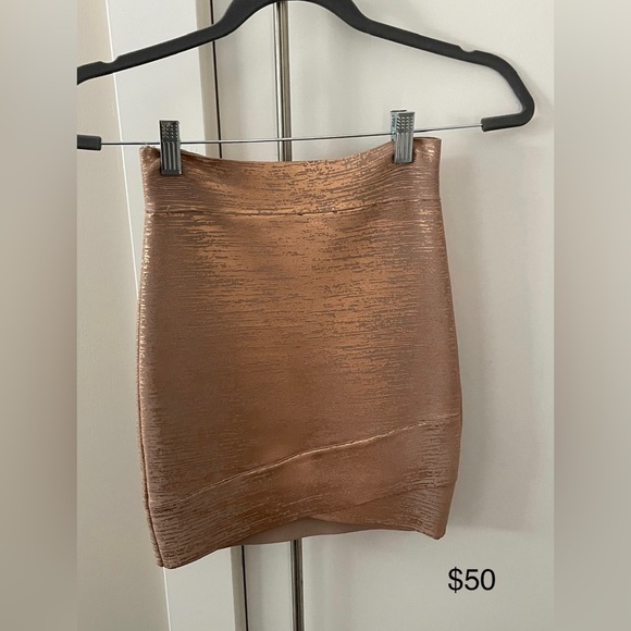 BCBG MaxAzria Mini Bandage Skirt -Metallic Rose Gold XS - Picture 1 of 2